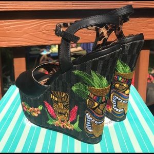 Bettie Page 4.5 in Wedge Sandal w/ Tiki Embroidery